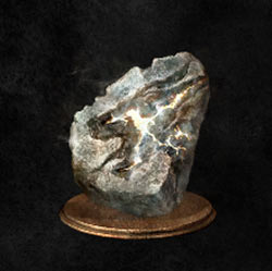Piedra de cabeza de dragón centelleante