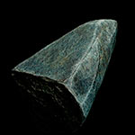 Fragmento de piedra afilada grande