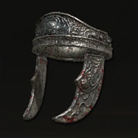Casco de colmillo
