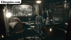 Rebecca tocando el piano